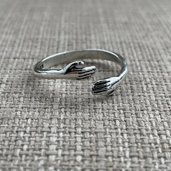 Women Fashion Ring HUG Ring Silver Tone Fashion Jewelry Size 10-12 - Picture 3 of 8